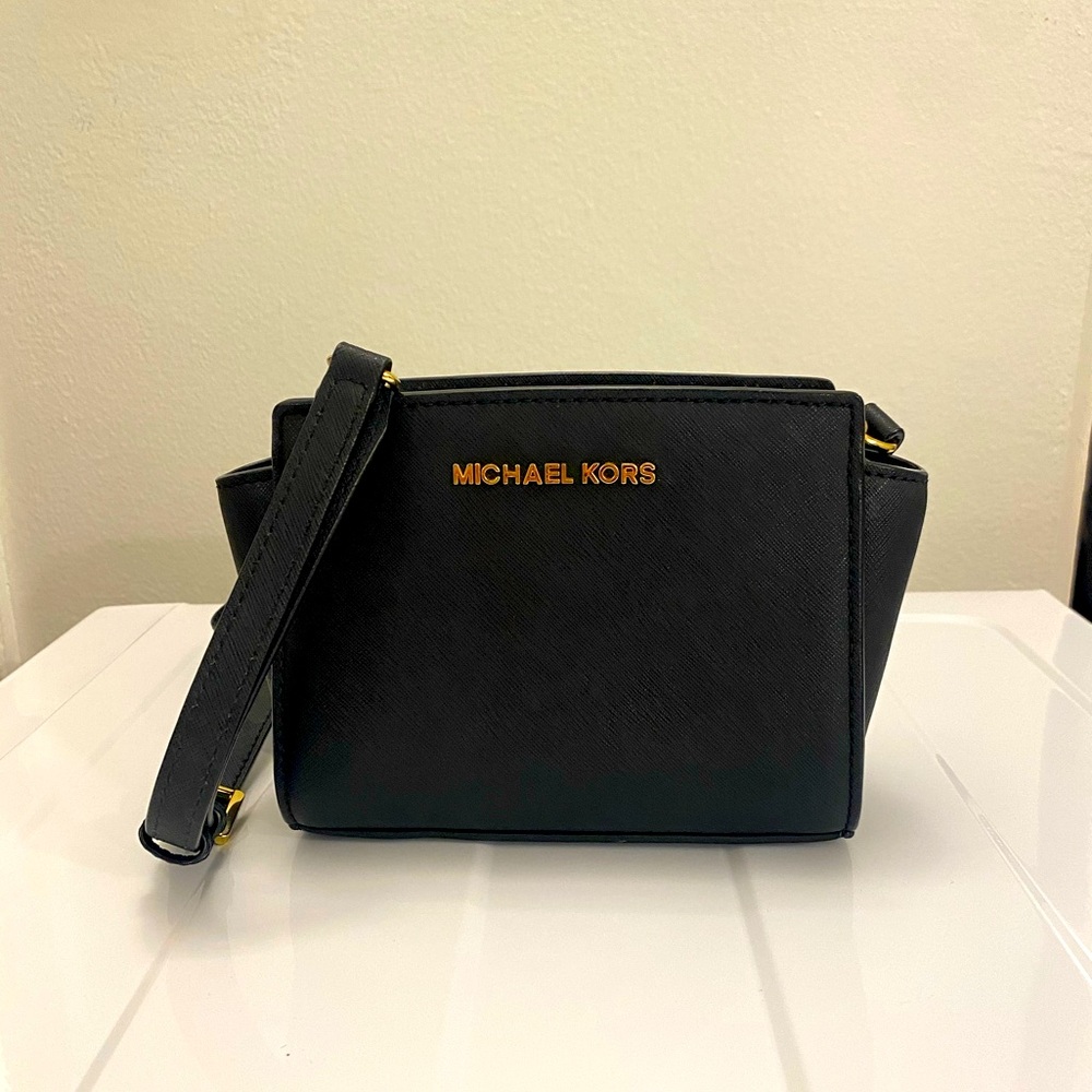 PERFECT CONDITION Michael Kors Selma MINI